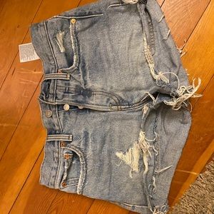 Levis denim short-shorts distressed